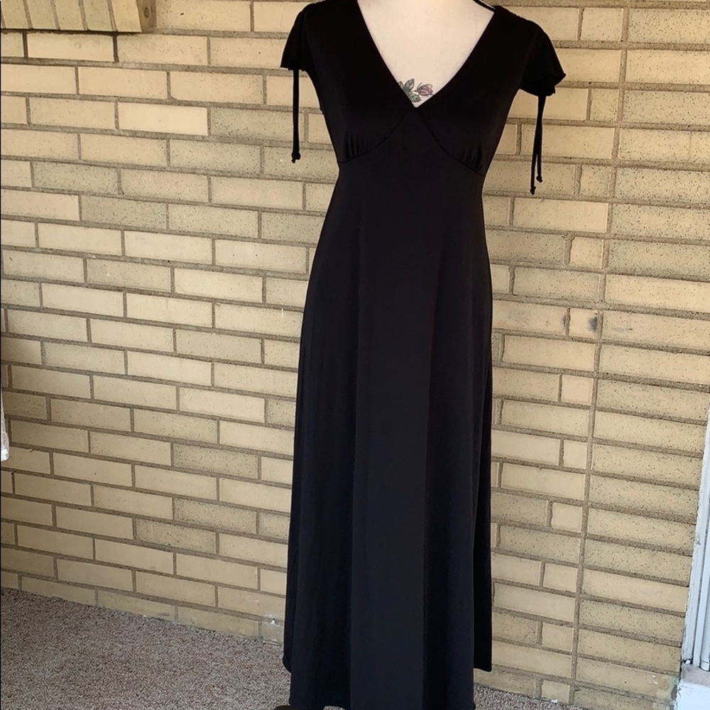 Motherhood Maternity Black V-neck Maxi Dress NWT - Picture 2 of 11